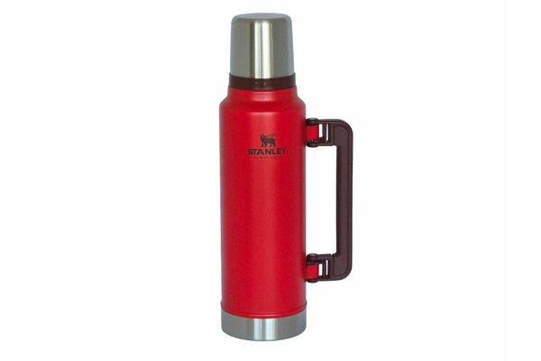 Termo STANLEY Clásico Color Rojo 1.3L en AndaTienda